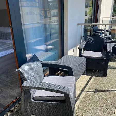 Liana Hrebienok C206 아파트