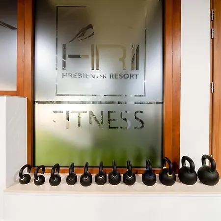 Liana Hrebienok C206