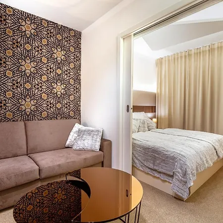 아파트 Liana Hrebienok C206 *